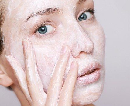 Connettivina antirughe: cos’è, ingredienti, funziona veramente?