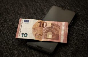Costi dei fondi: l’allarme lanciato da Luca Spinelli, consulente finanziario autonomo